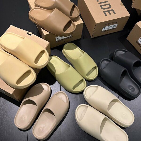 YEEZY SLIDES YEEZY SLIDES