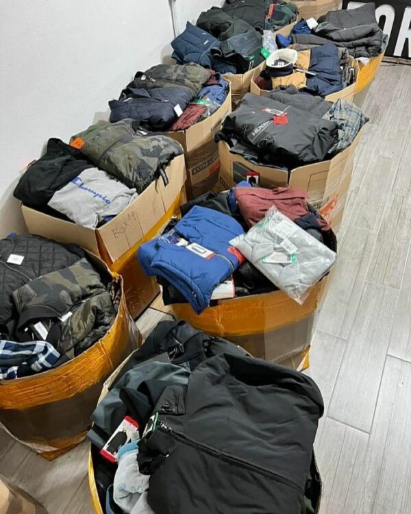 9824-1.jpg Buy Winter jackets pallets.