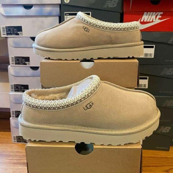 2025/06/IMG-20250602-WA0025.jpg Buy UGG shoes pallets.